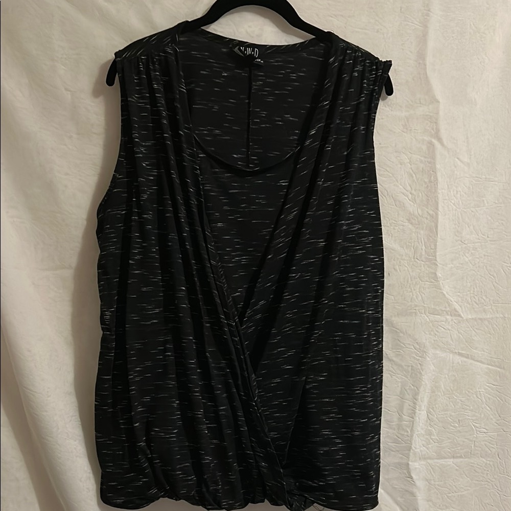💕  3/$15💕 Black Sleeveless Women's Top
